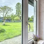 Semesterbostad Sunny -