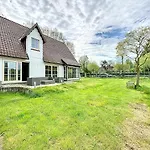 Sunny - Semesterbostad